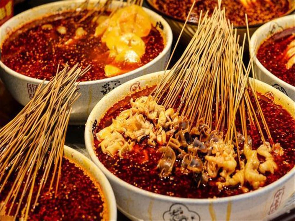Chengdu: Enjoy leisure time and experience the bustling city